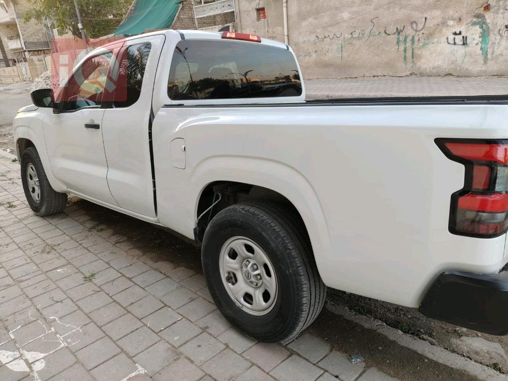 نیسان فرۆنتیر